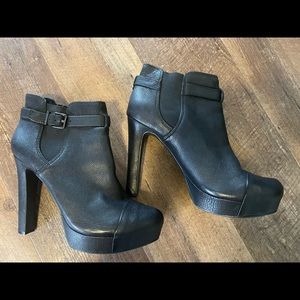 Size 10M GIANNI BINI ankle boots